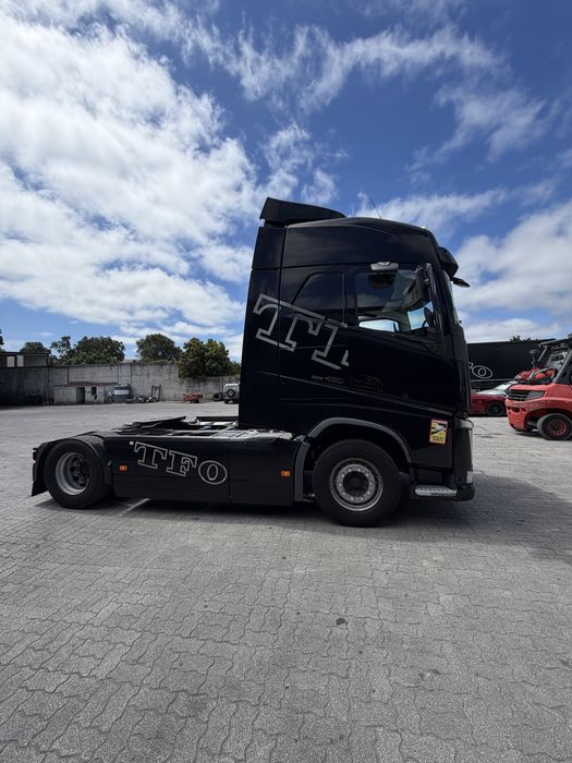 VOLVO       FH460