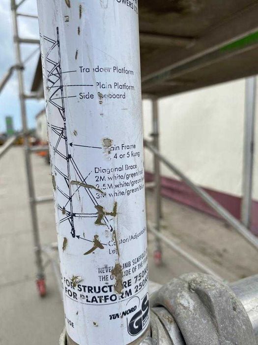 Szerokie rusztowanie jezdne  aluminiowe 6 m roboczych