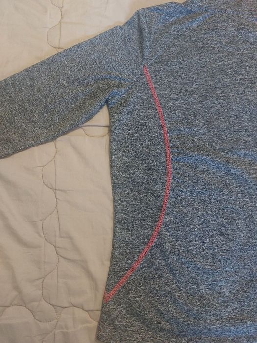 Blusa de desporto nova / M