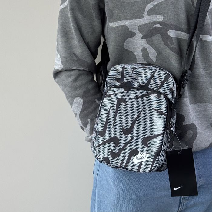 Сумка через плече Nike monogram месенджер найк бананка