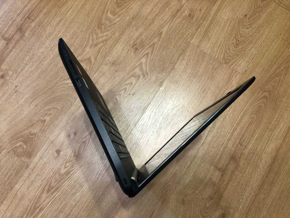 HP TPN-C129 (15,6"/SSD 256Gb/GPU Radeon R5/Win 10)