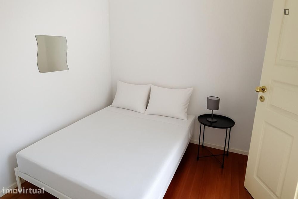 Quarto - localizado em Picoas Lisbon