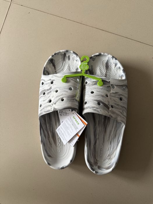 Шльопанці тапочки