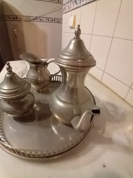 Conjunto de Peças Antigas em Estanho