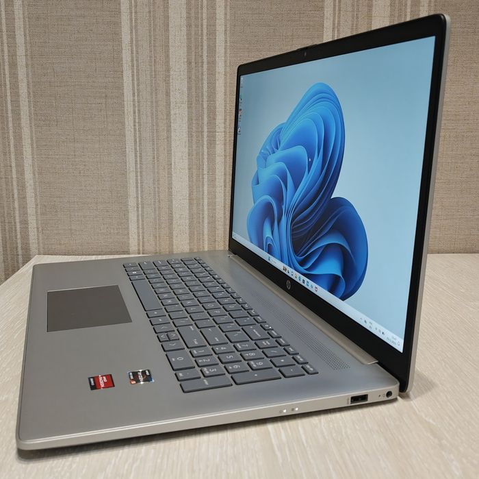 Ноутбук HP 17,3" FHD IPS, Ryzen 5 7520U, 16GB DDR5, 512Gb SSD