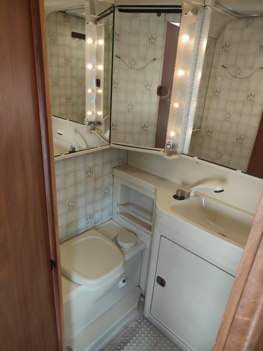 Autocaravana Hymer Fiat Ducato 1.9D – Compacta 4,5m – Muito estimada