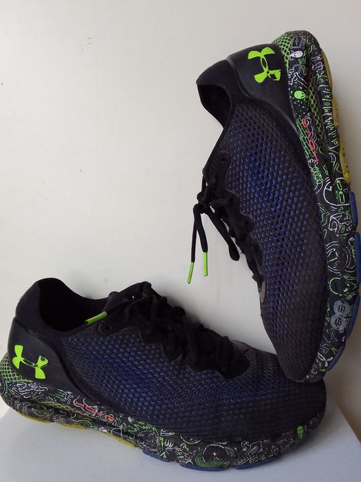 Кросівки UNDER ARMOUR    44  розмір