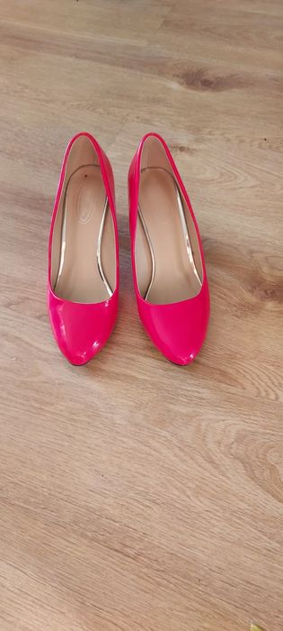 Szpilki czerwone lakierowane