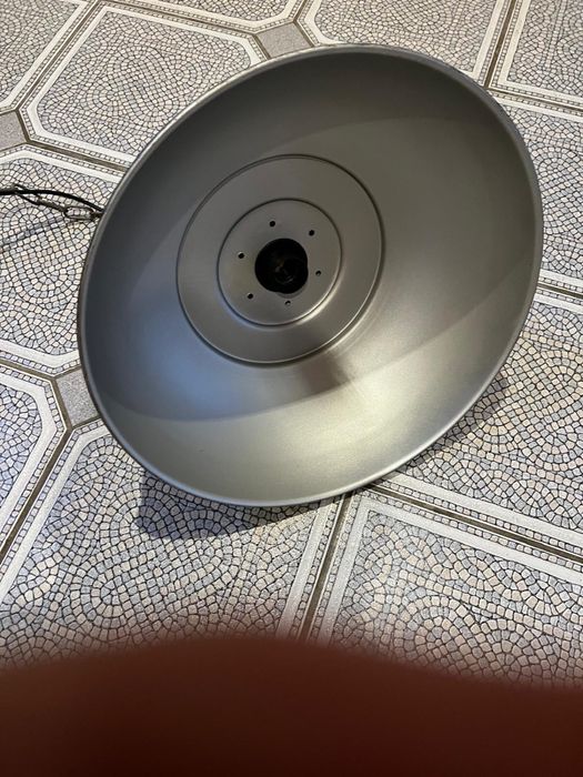 Loftowa  indystrialna  lampa  wisząca