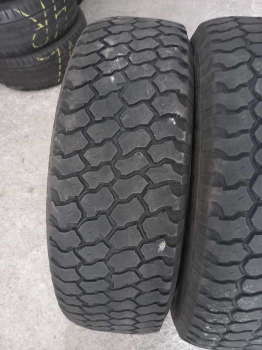 2 Pneus 235/75R15 4x4 Goodyear