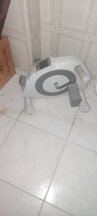 Bicicleta só de pedais está como nova