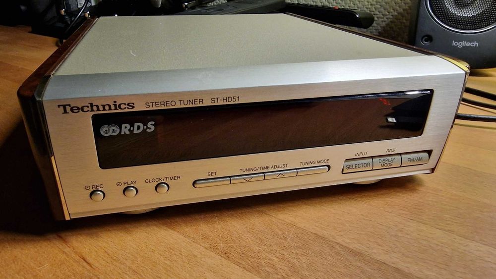 Technics tuner HD51
