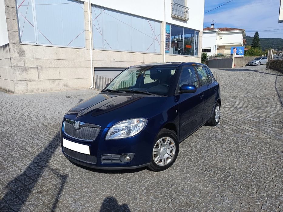 ✅ Skoda Fabia 1.2 HTP 70Cv

➡️ Kms: 276819
➡️ Ano: 2007/11

Viatura em bom estado, com manutenção em dia. Duas chaves.