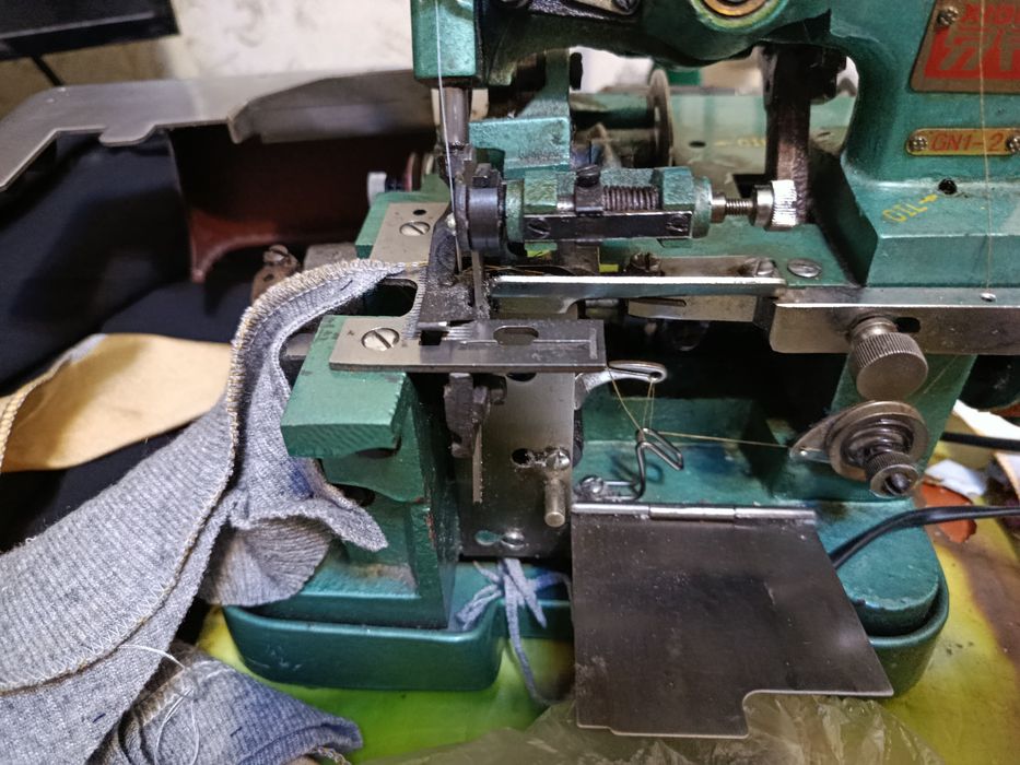 Оверлок с электроприводом и антэнкой