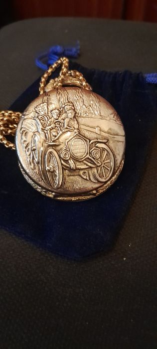 Relógio de bolso com corrente
