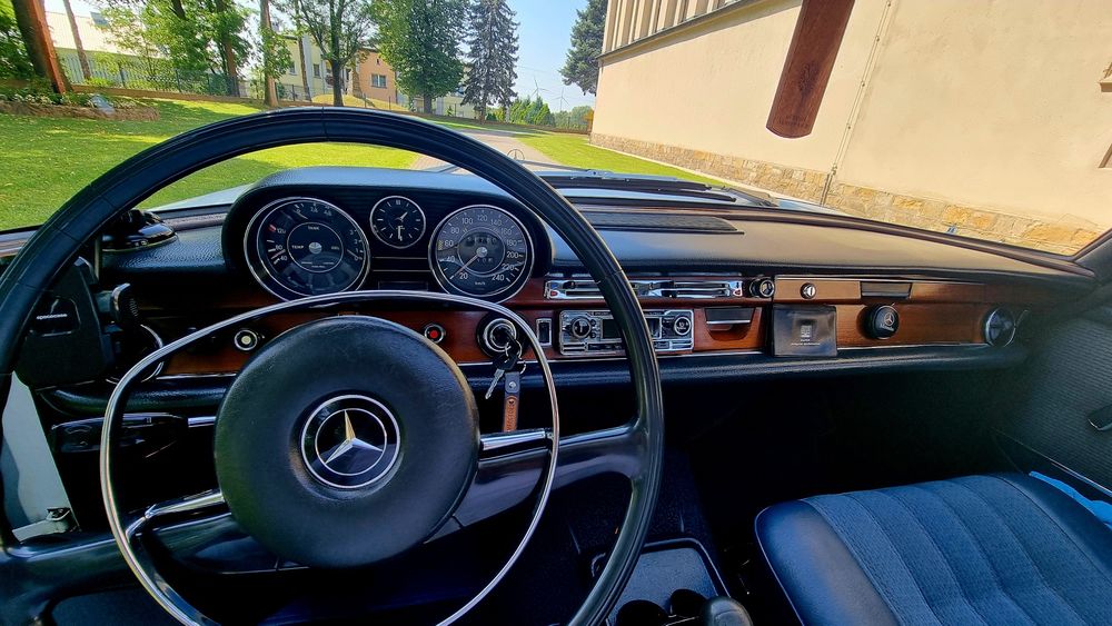 Auto do ślubu, biały Mercedes w108, 1972r