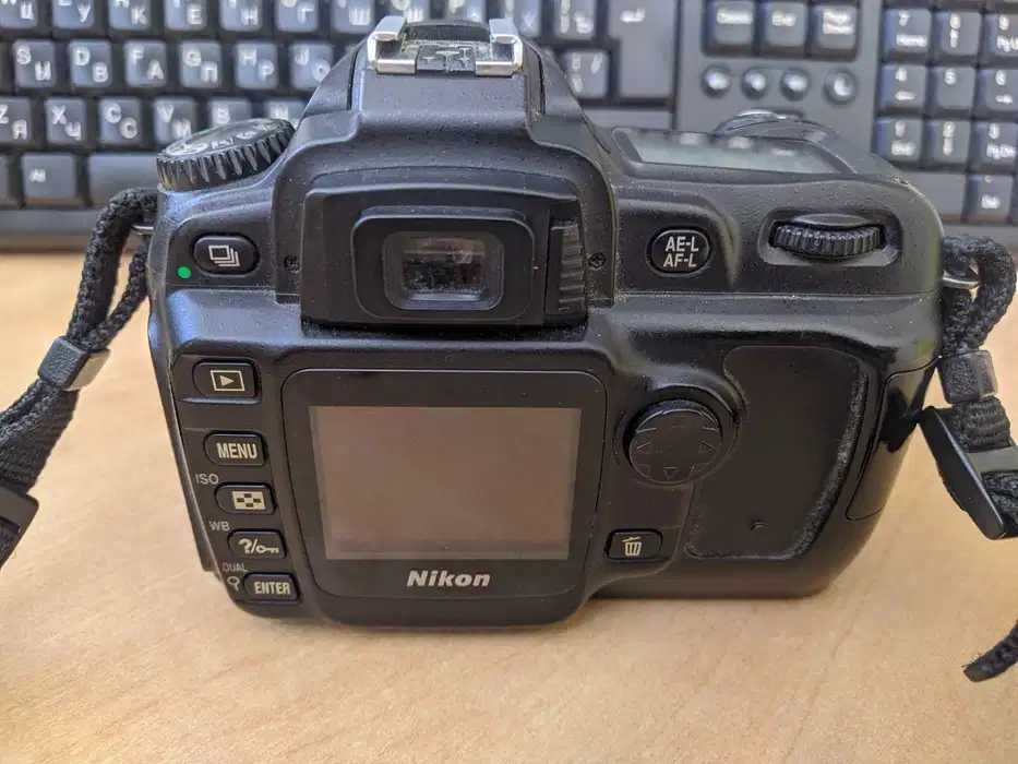 Дзеркальний фотоапарат Nikon D50 на запчастини або під ремонт