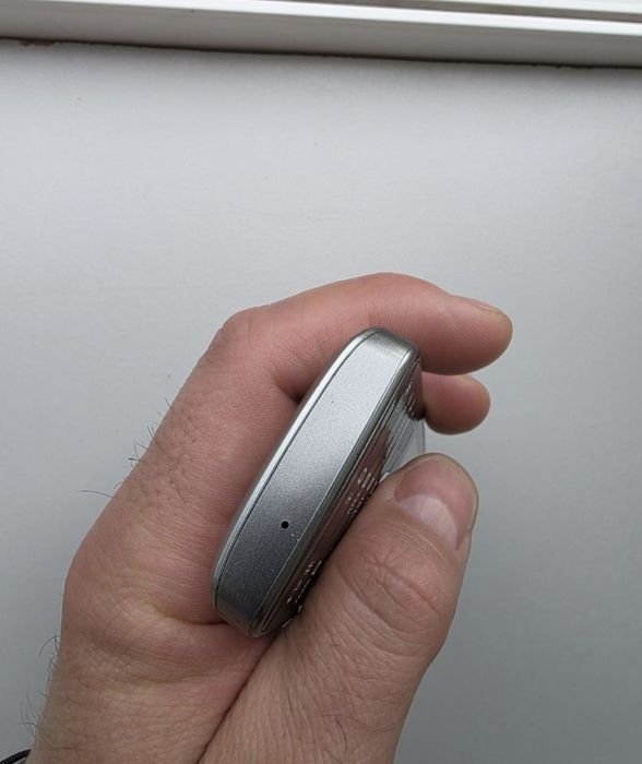 Samsung  GT-S5610 + наушник новий