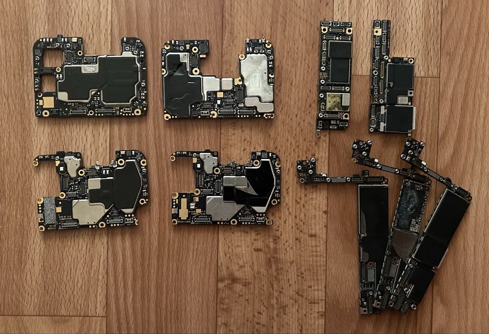 ЛОТ материнских плат iPhone/Android