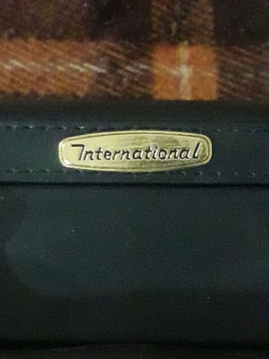 Продам новый черного цвета дипломат