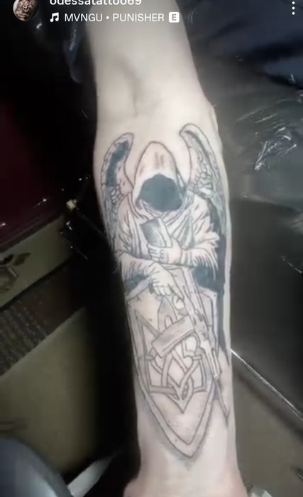 Модель на тату Черёмушки