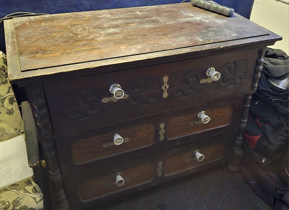 Zabytkowa komoda