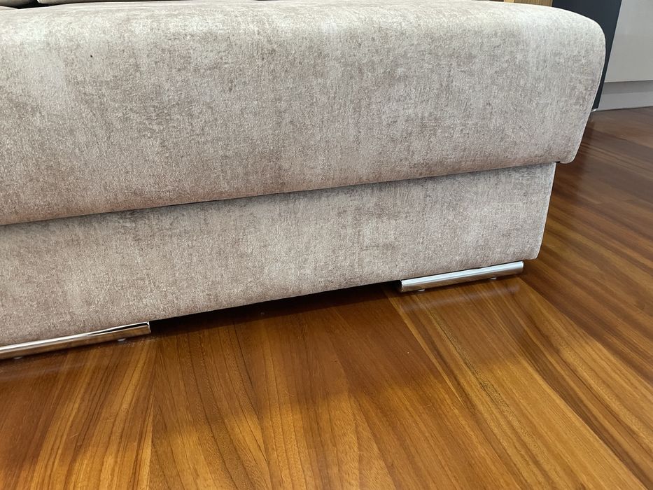 Sofá grande com duas cheise longue.