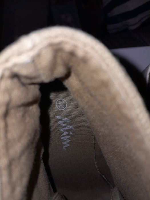 Botki sznurowane na obcasie