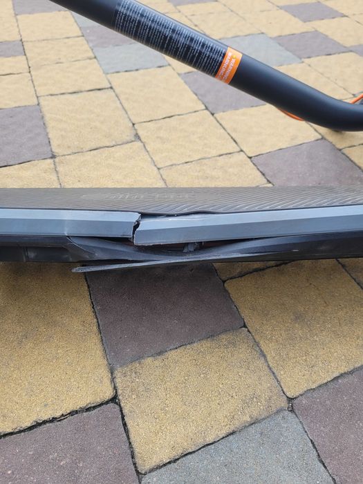 Електросамокат SEGWAY Ninebot E2 PLUS E Black