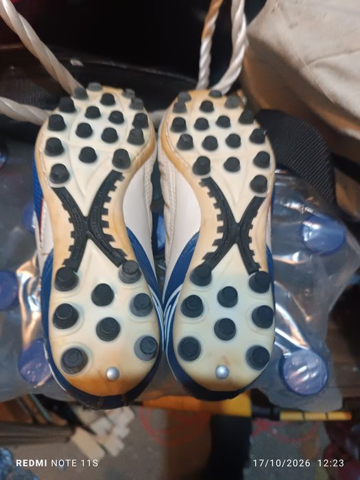 Chuteiras n 32,5 Umbro como novas
