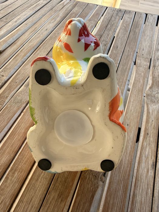 Coelho mealheiro pintado à mão