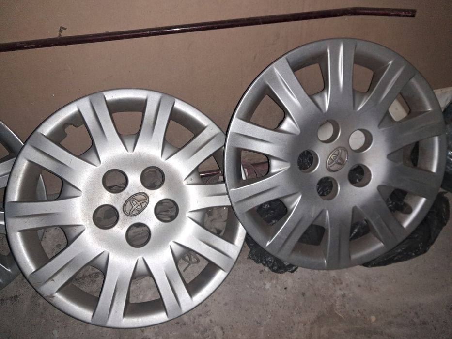 Колпаки R16  Toyota Avensis оригинал