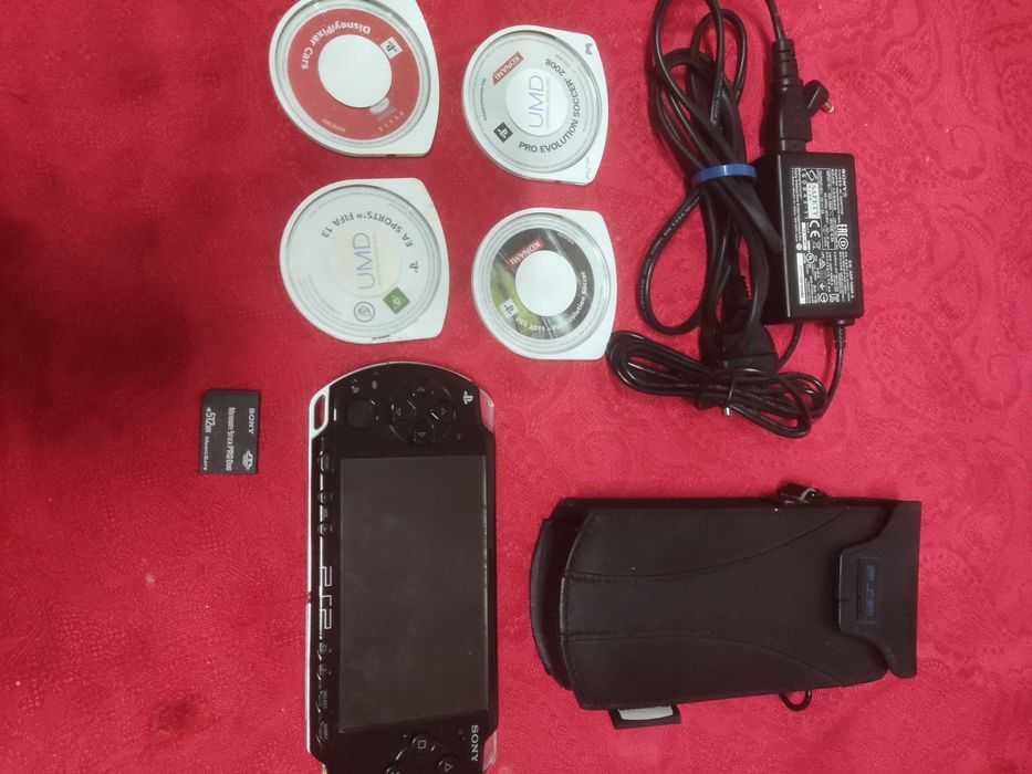 PSP 2004 - Playstation Portable - 4 jogos -capa e carregador
