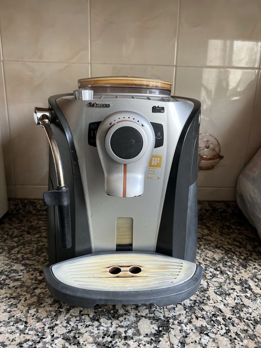 Maquina de café saeco.