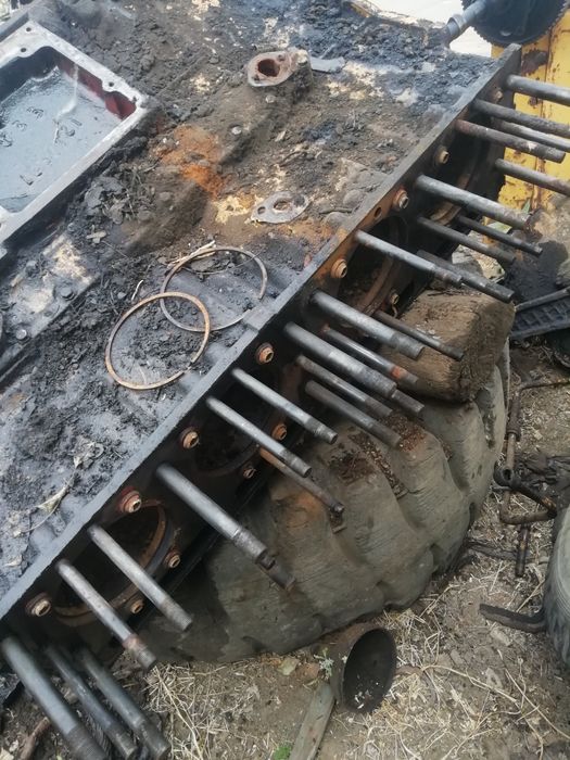 Продам блок двигателя(бульдозер) д 160 т 130 т 170