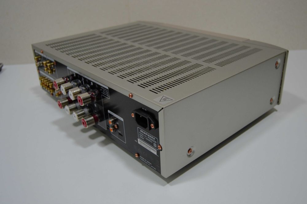Amplificador integrado Marantz PM8006