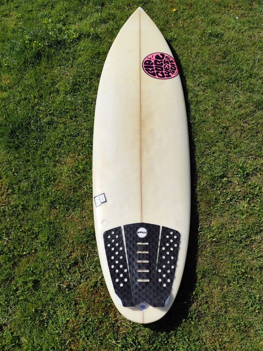 Hybrid shape 6'2 surfboard ( with fins)