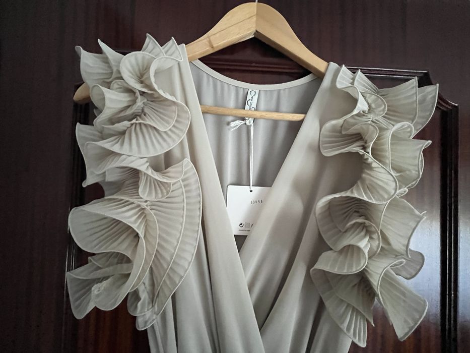 Macacao beje novo. Com etiqueta!