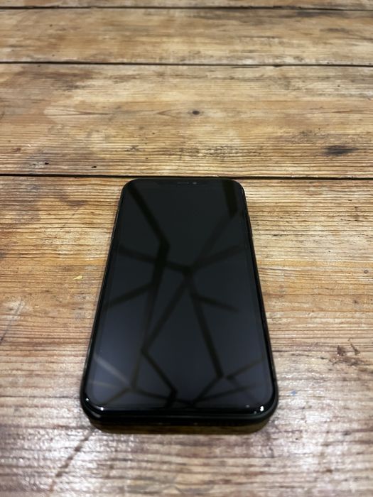 Iphone 11 128 GB (Ecra Avariado)