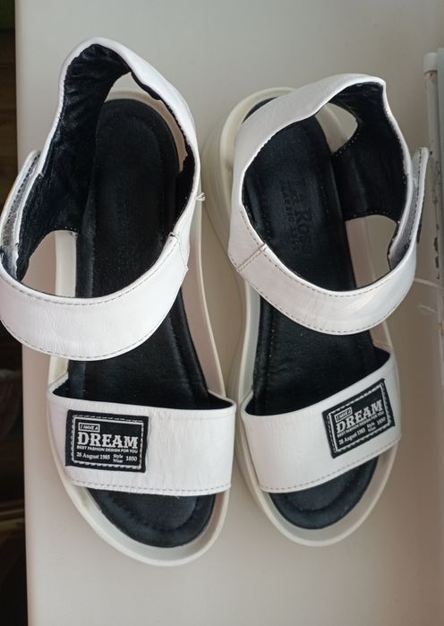 Продам женские босоножки