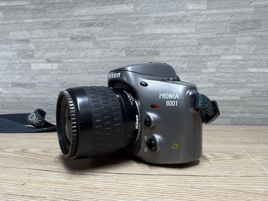 Плівковий фотоапарат Nikon Pronea 600i