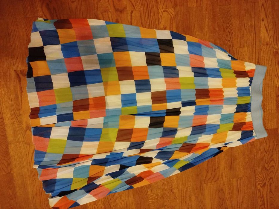 spódnica plisowana kolorowa w kwadraty długa w pasie 64 cm