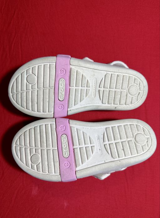 Босоніжки для дівчинки Crocs C12