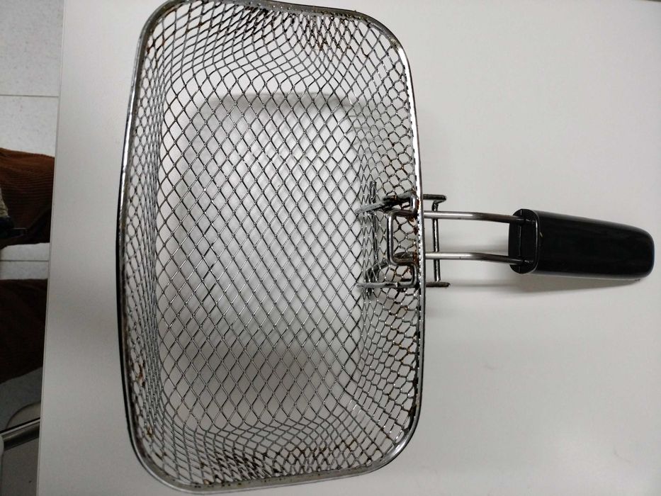 Fritadeira MOULINEX ideal para 2 / 3 pessoas