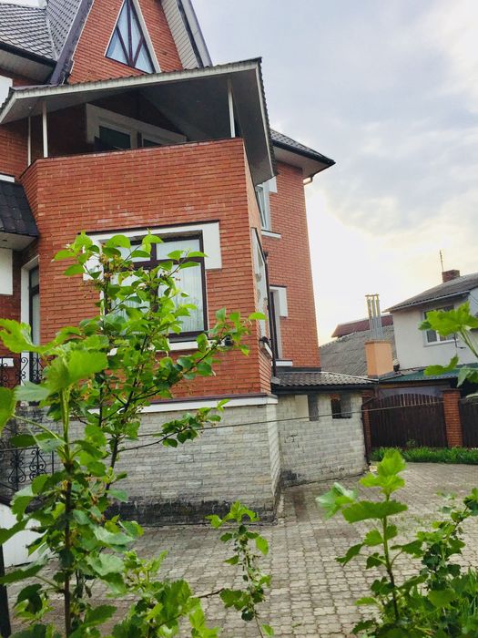 Продаж будинку м. Рівне, вул. Малорівненська