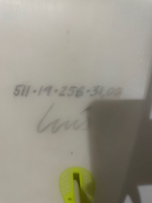 Lacrau Surfboard 5'11", 31 L