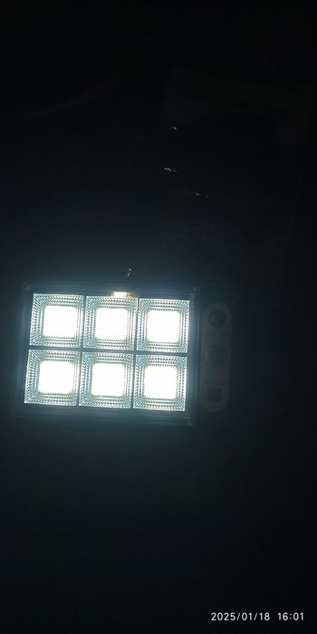 Лед прожектор вуличний на сонячній зарядці