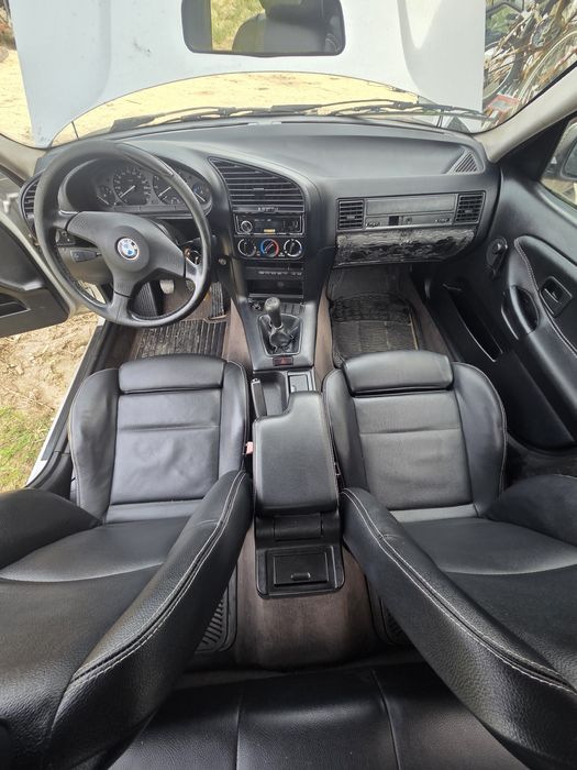 Interior BMW E36 Sedan Pack M