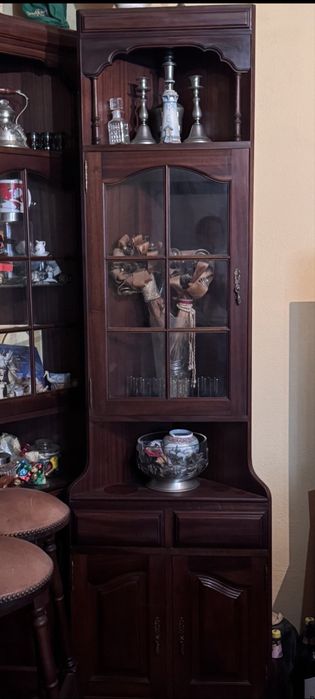 Movel canto com vitrine e arrumação