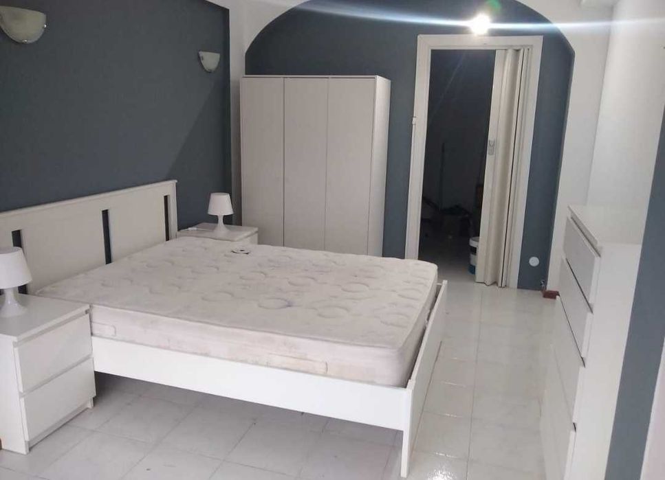 Quarto de Casal em Linda à Velha